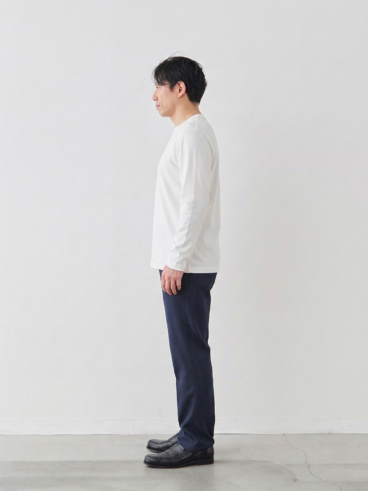 モデル 171cm 70kg ウエスト85cm サイズ L カラー:ホワイト