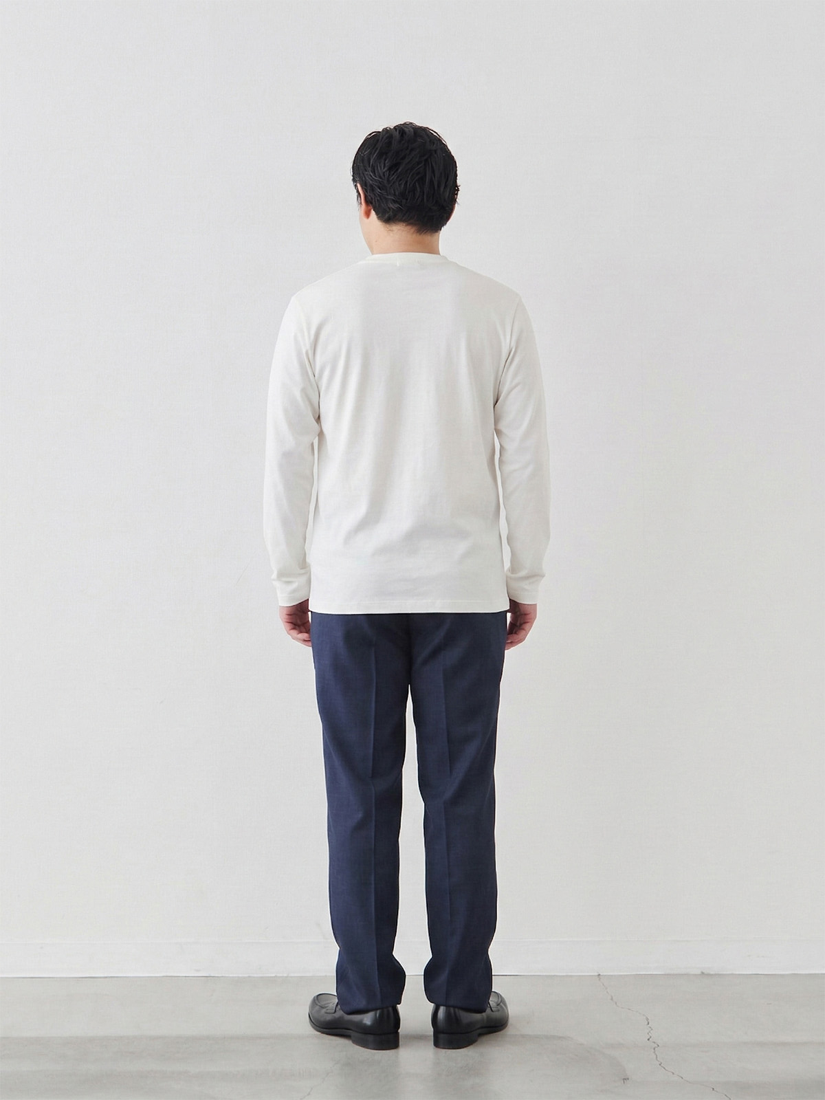 モデル 171cm 70kg ウエスト85cm サイズ L カラー:ホワイト