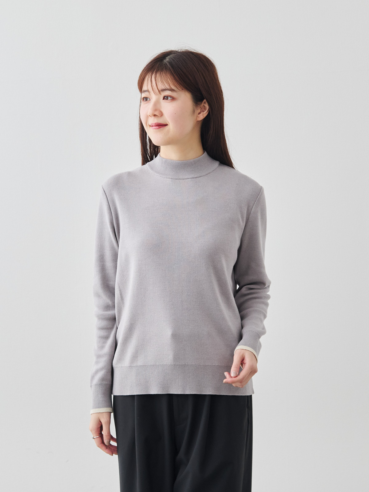 スムースリッチ 洗えるモックネックニット/グレージュ
