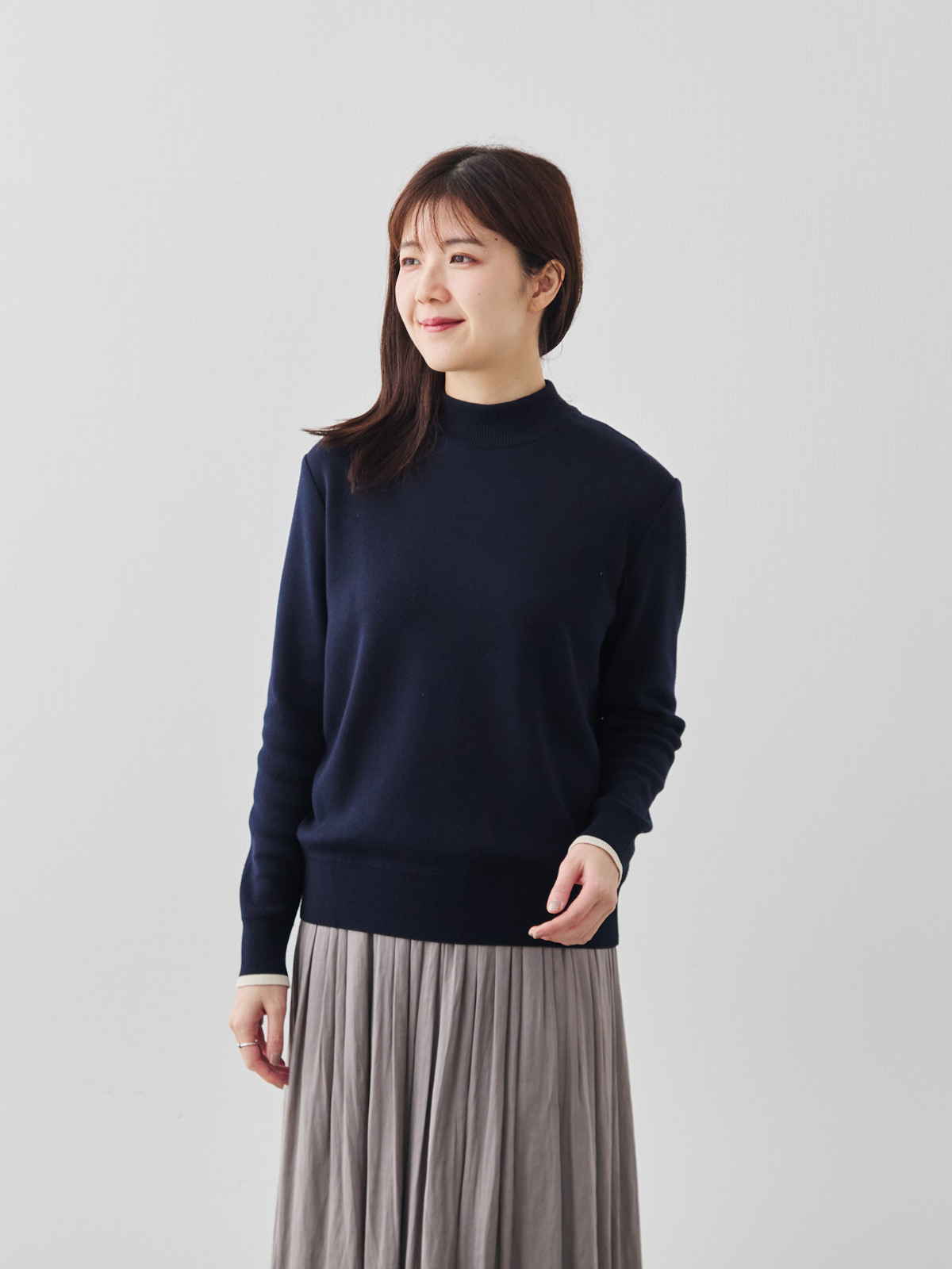 スムースリッチ 洗えるモックネックニット/ネイビー