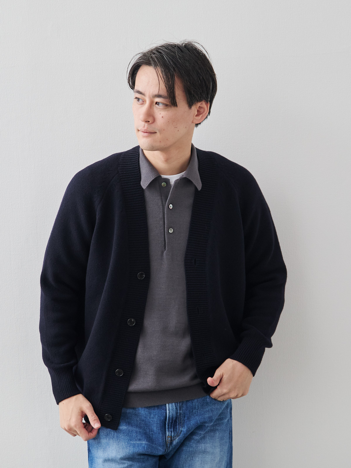 カシミヤブレンド Premium ローゲージ・カーディガン/ネイビー モデル 181cm 71kg サイズ L