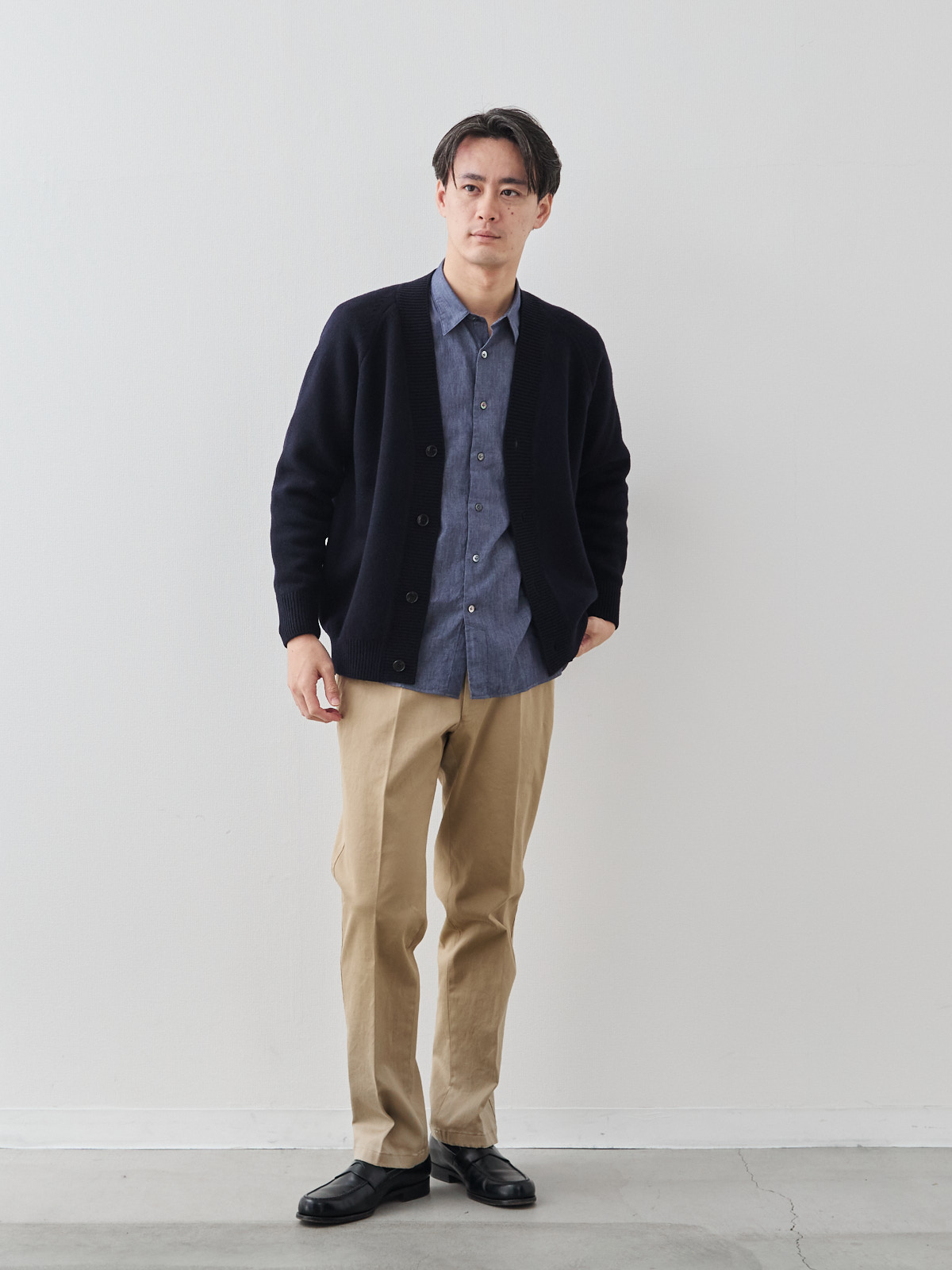 カシミヤブレンド Premium ローゲージ・カーディガン/ネイビー モデル 181cm 71kg サイズ L