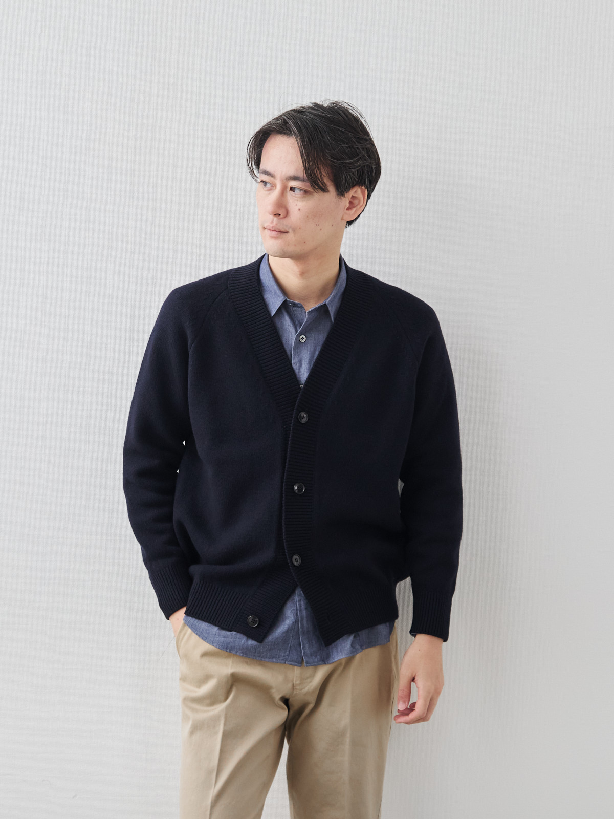 カシミヤブレンド Premium ローゲージ・カーディガン/ネイビー モデル 181cm 71kg サイズ L