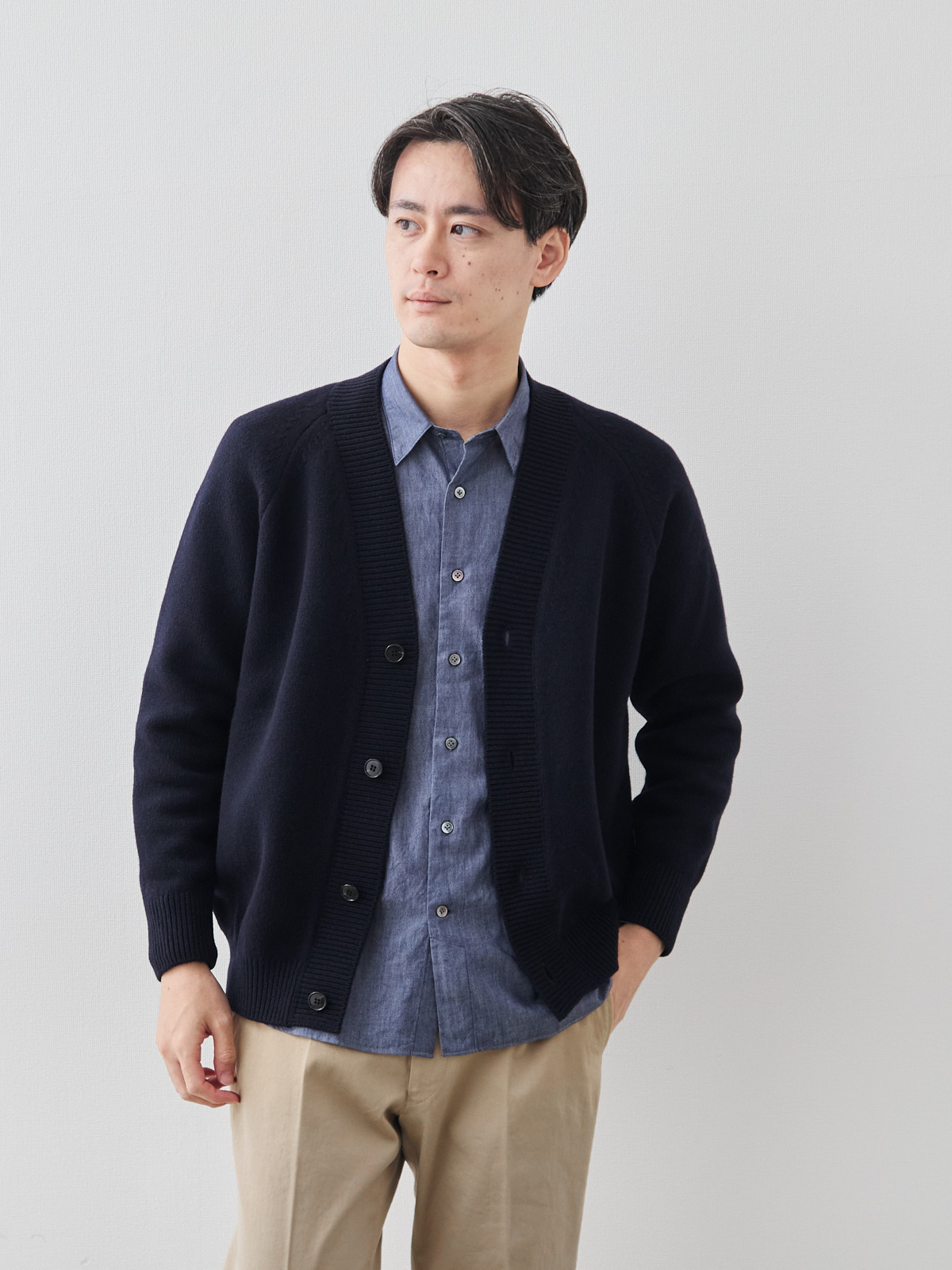 カシミヤブレンド Premium ローゲージ・カーディガン/ネイビー モデル 181cm 71kg サイズ L