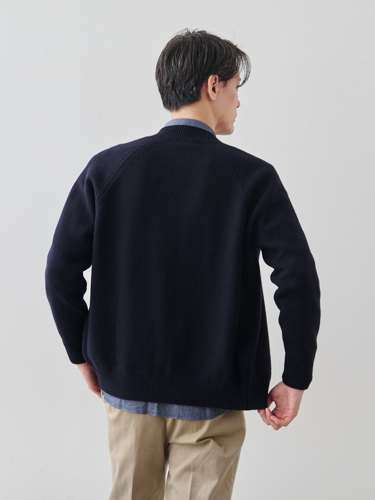 カシミヤブレンド Premium ローゲージ・カーディガン/ネイビー モデル 181cm 71kg サイズ L