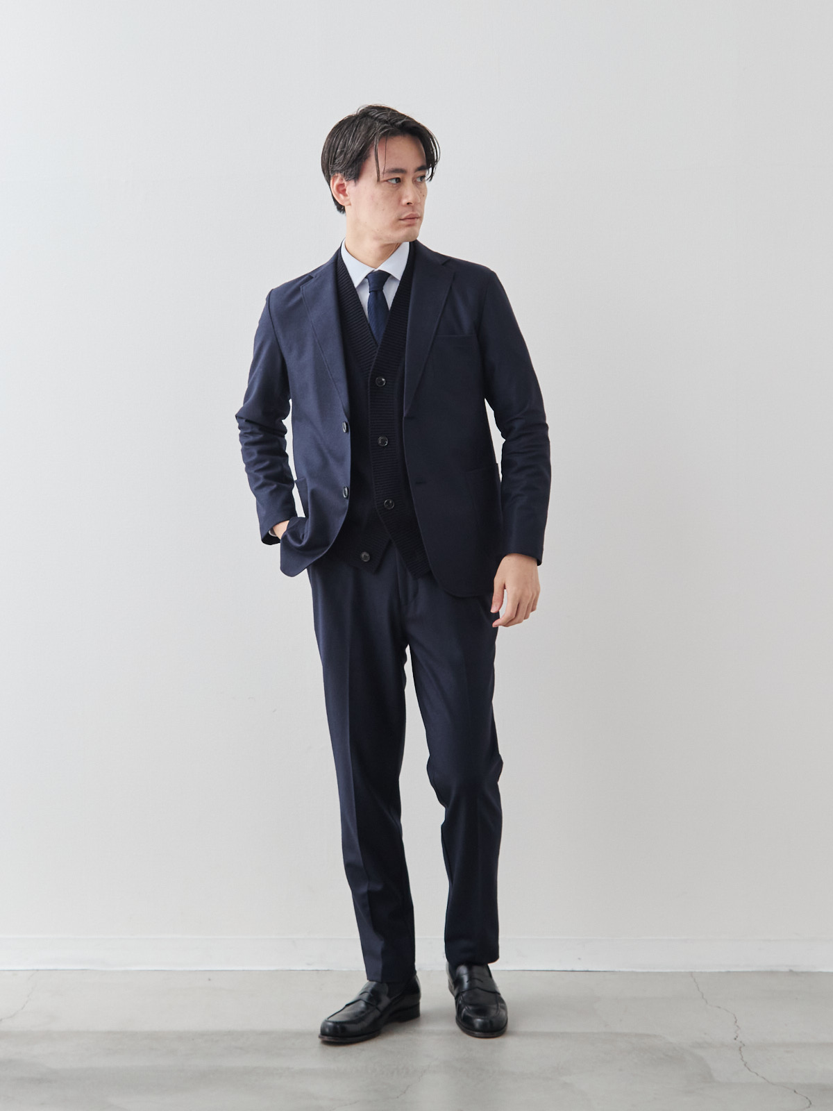 カシミヤブレンド Premium ローゲージ・カーディガン/ネイビー モデル 181cm 71kg サイズ L