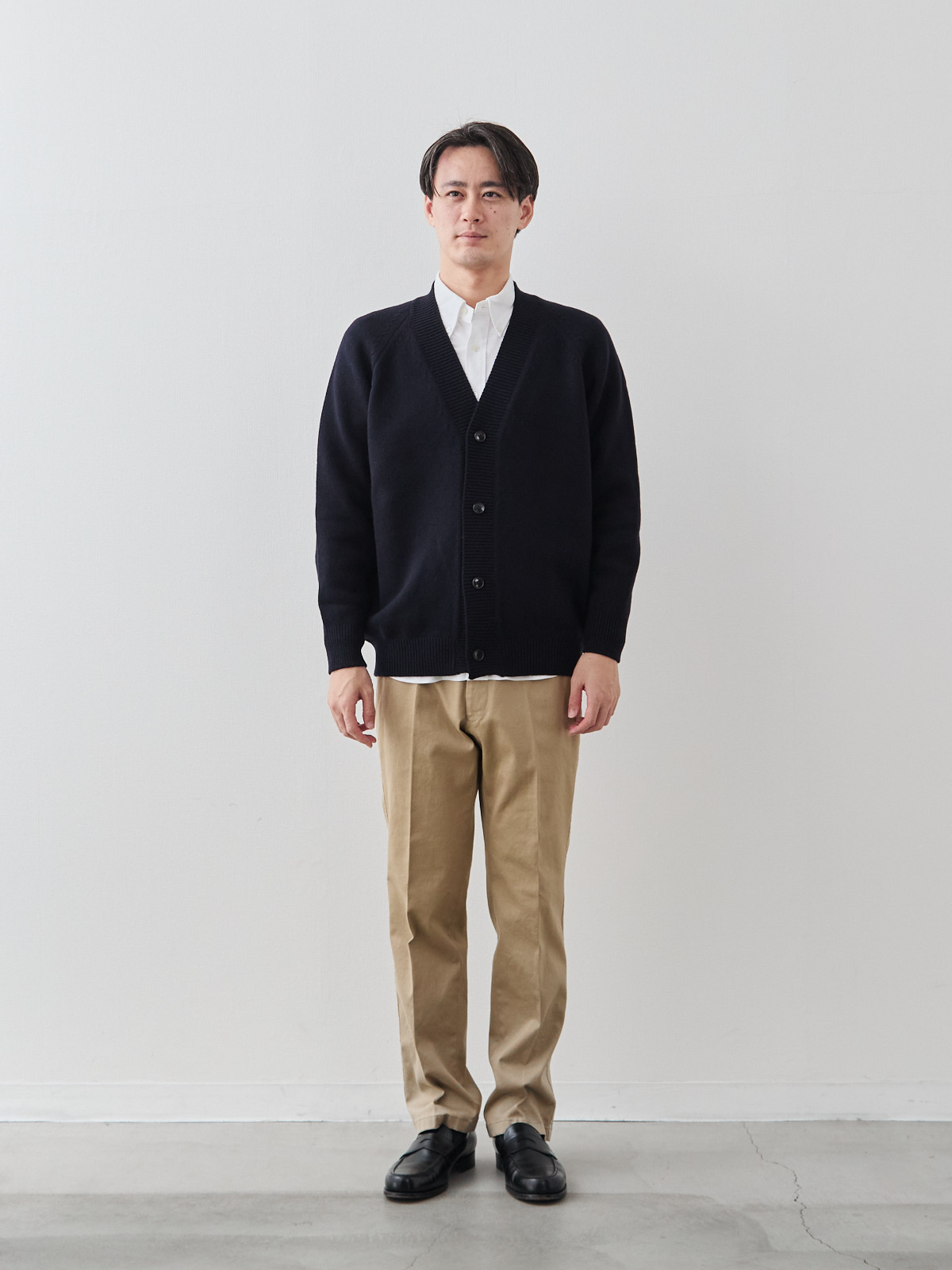 カシミヤブレンド Premium ローゲージ・カーディガン/ネイビー モデル 181cm 71kg サイズ LL