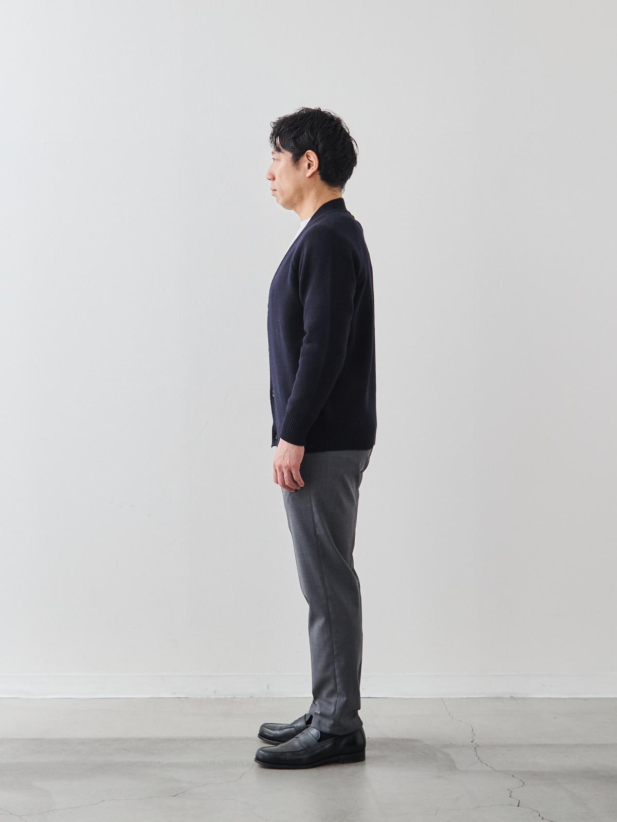 カシミヤブレンド Premium ローゲージ・カーディガン/ネイビー モデル 171cm 70kg サイズ M