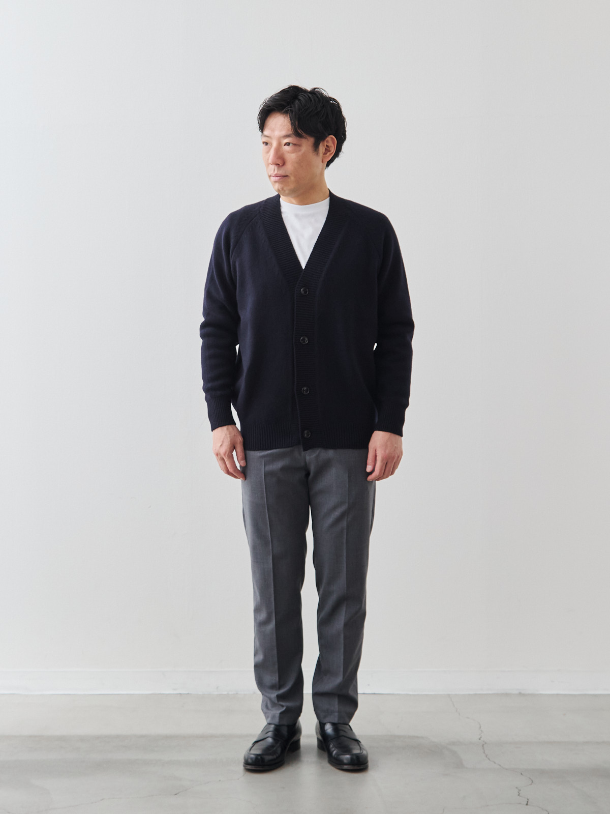 カシミヤブレンド Premium ローゲージ・カーディガン/ネイビー モデル 171cm 70kg サイズ L