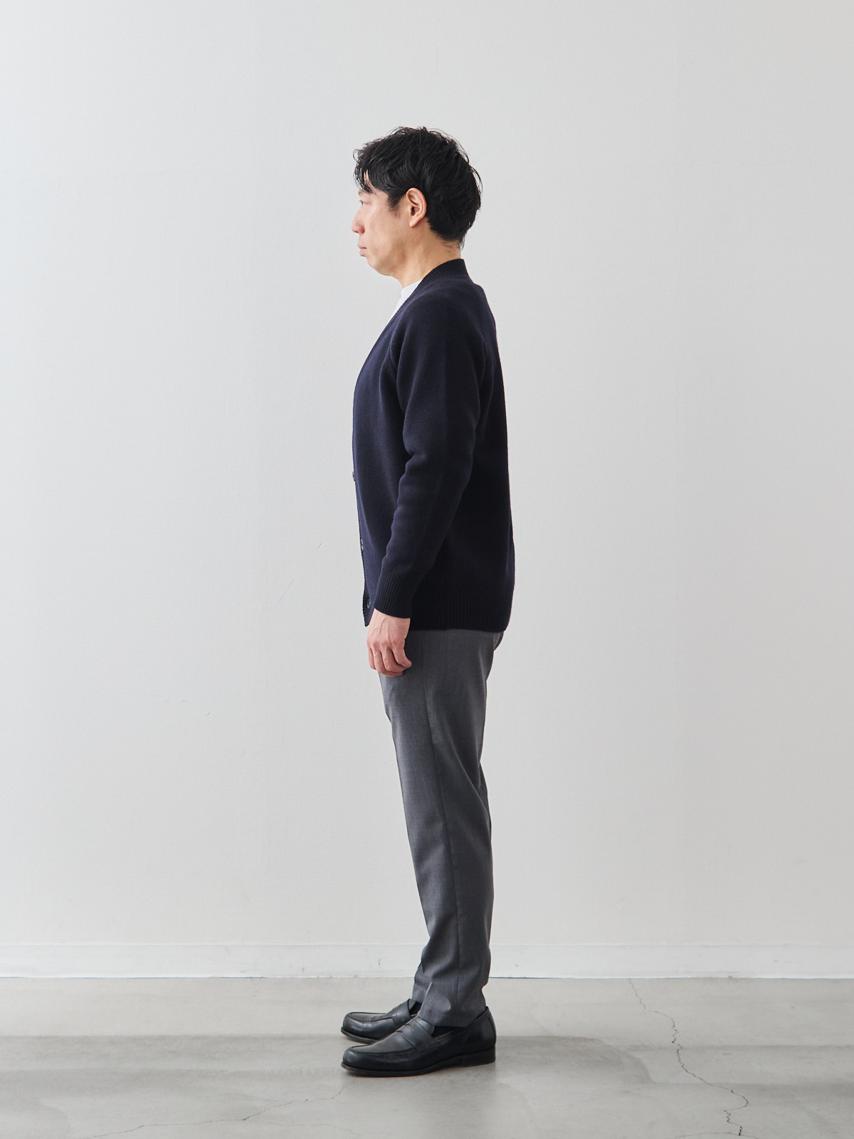 カシミヤブレンド Premium ローゲージ・カーディガン/ネイビー モデル 171cm 70kg サイズ L