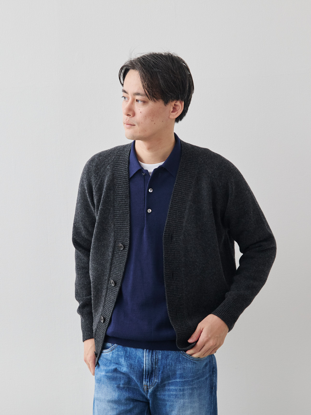 カシミヤブレンド Premium ローゲージ・カーディガン/チャコールグレー モデル 181cm 71kg サイズ L