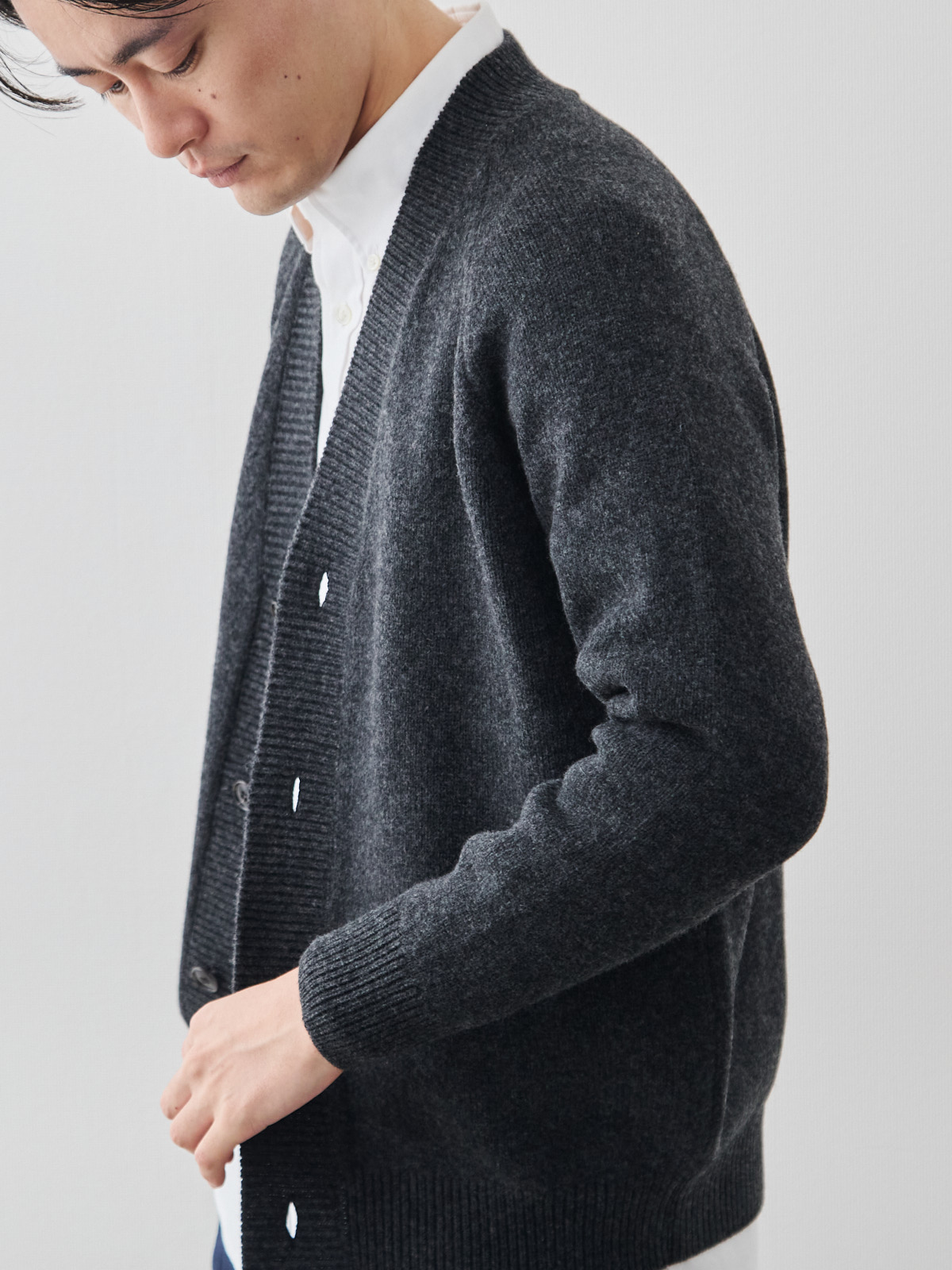 カシミヤブレンド Premium ローゲージ・カーディガン/チャコールグレー