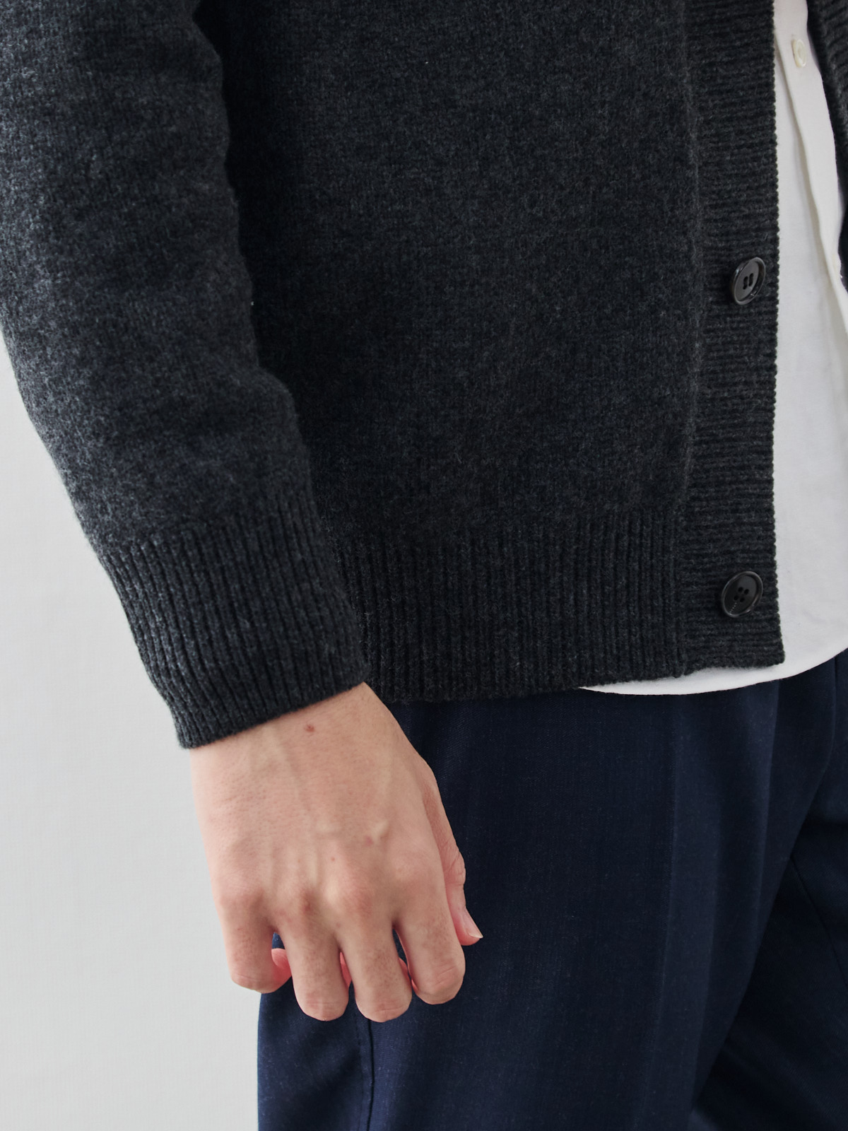 カシミヤブレンド Premium ローゲージ・カーディガン/チャコールグレー