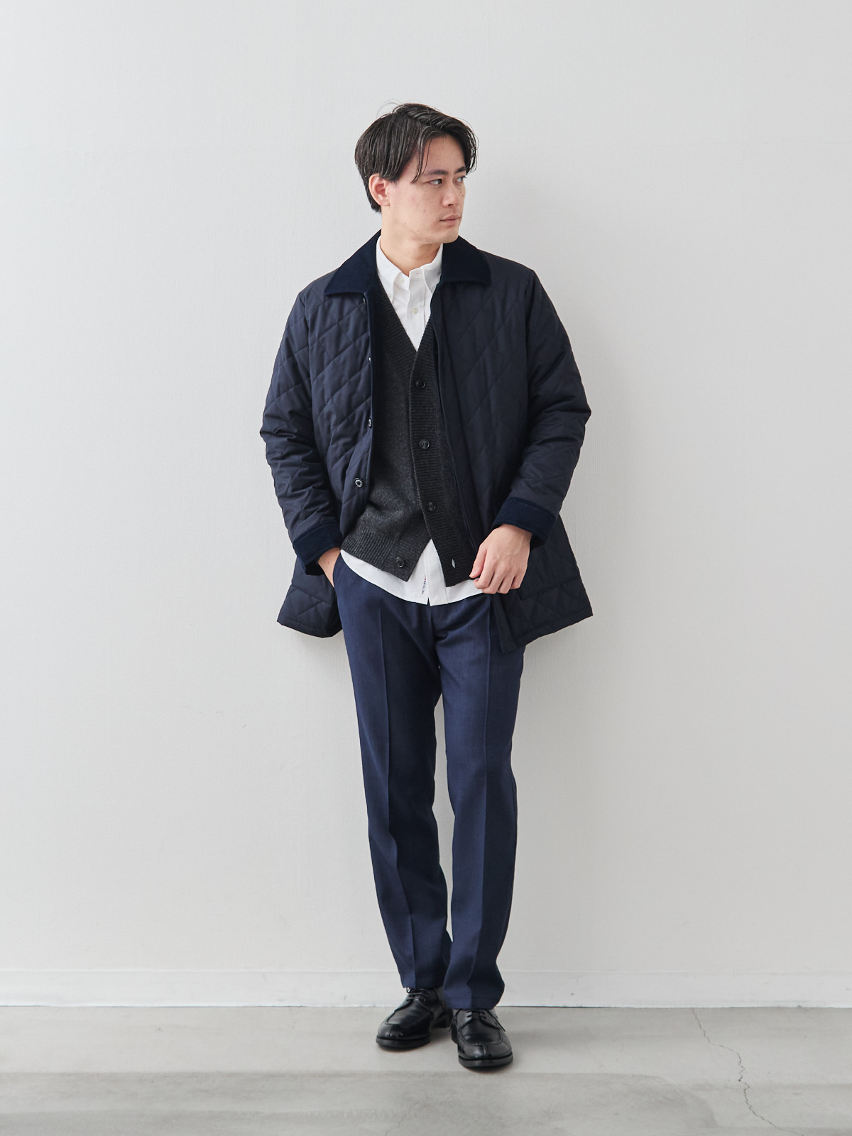 カシミヤブレンド Premium ローゲージ・カーディガン/チャコールグレー モデル 181cm 71kg サイズ L