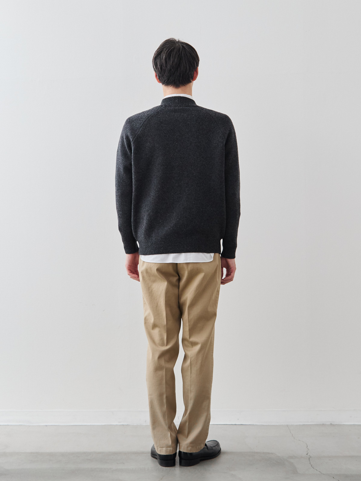 カシミヤブレンド Premium ローゲージ・カーディガン/チャコールグレー モデル 181cm 71kg サイズ L