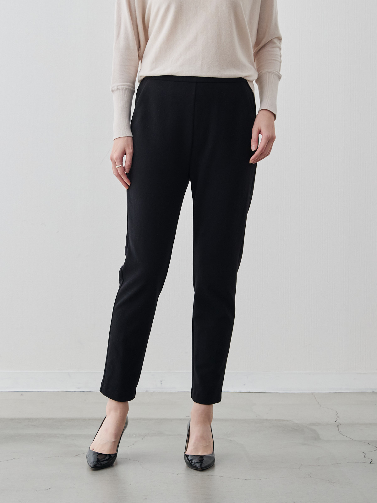 360°ストレッチの裏起毛テーパードパンツ/ウォームタッチ/ブラック