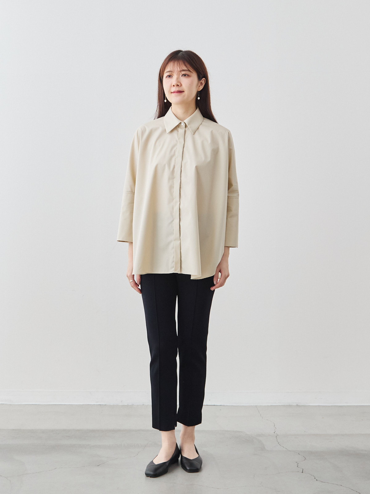 ボクシーカフスブラウス/ベージュ モデル 171cm サイズ フリー