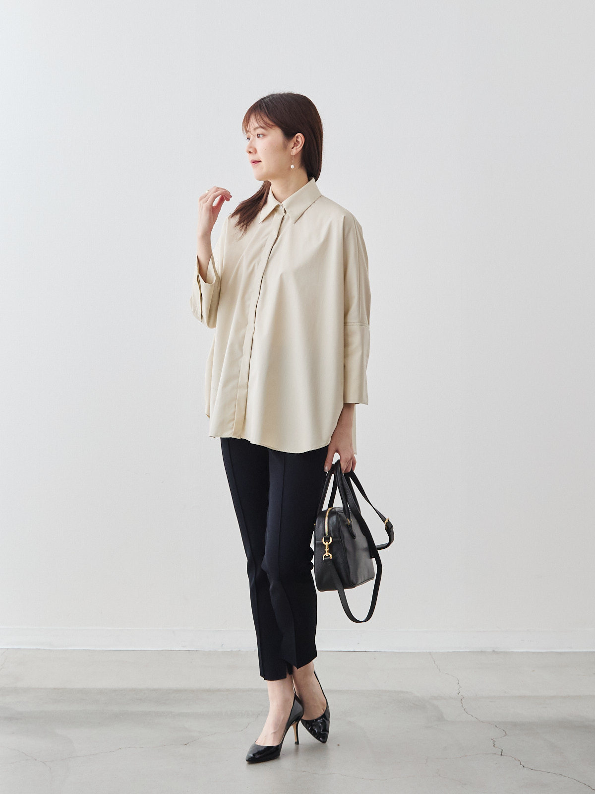 ボクシーカフスブラウス/ベージュ モデル 171cm サイズ フリー