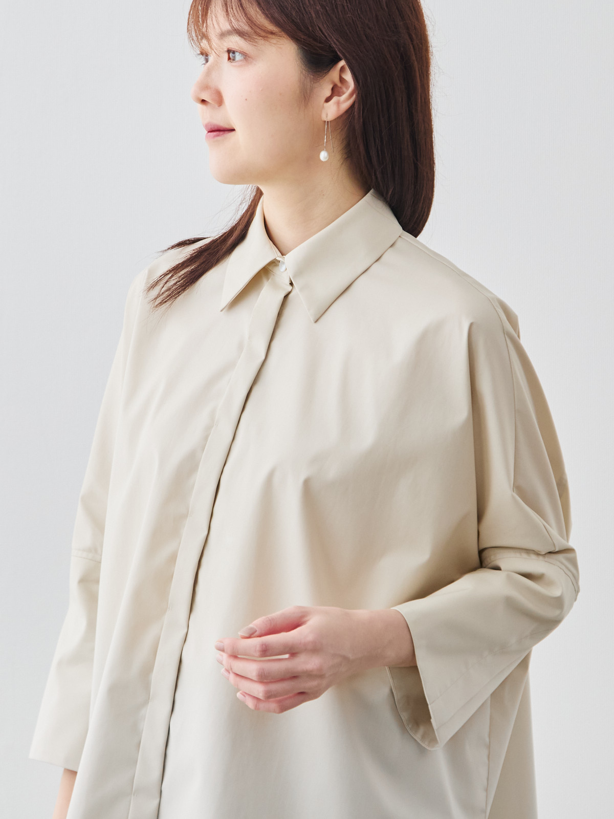 ボクシーカフスブラウス/ベージュ モデル 171cm サイズ フリー