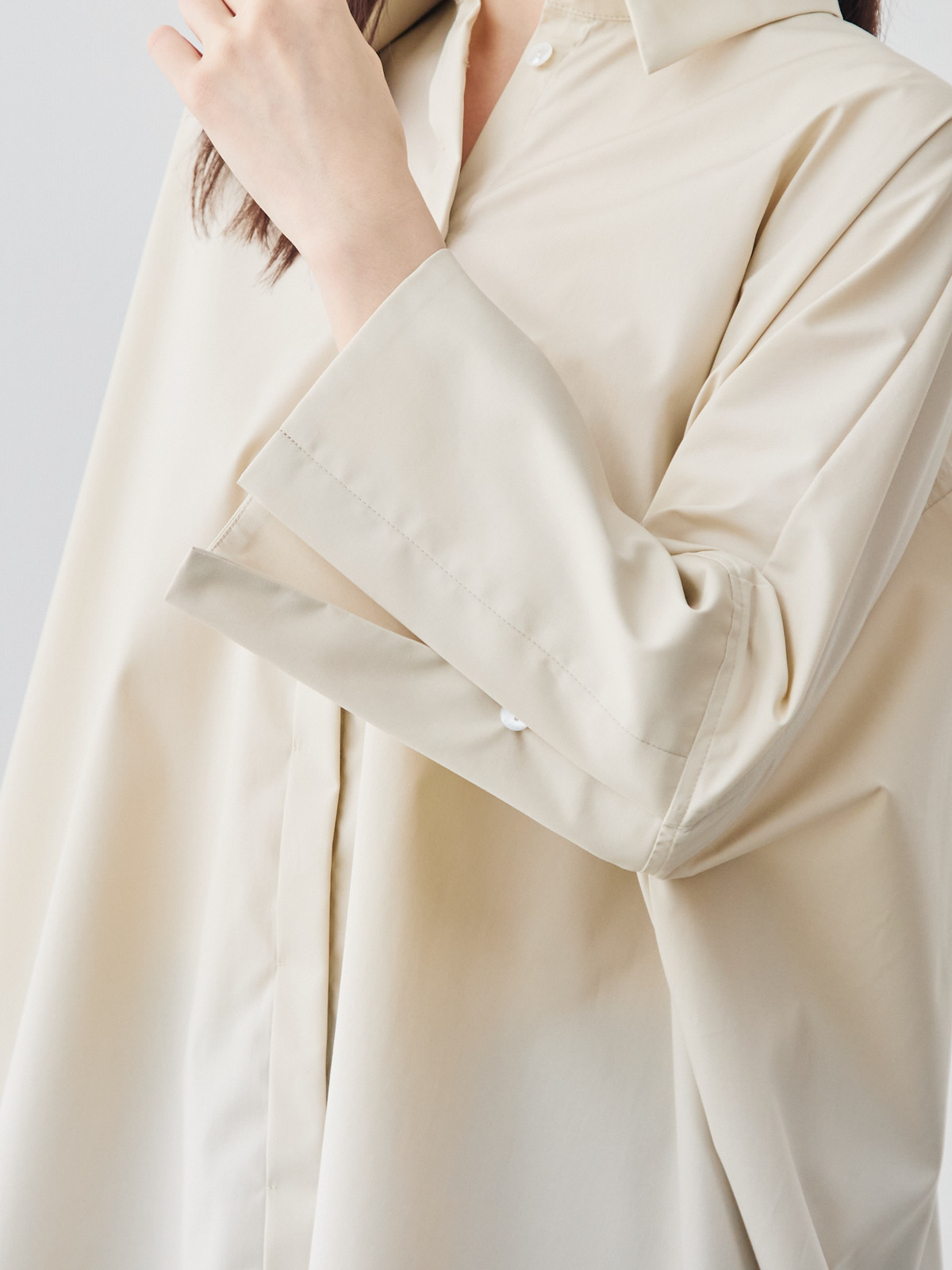 ボクシーカフスブラウス/ベージュ