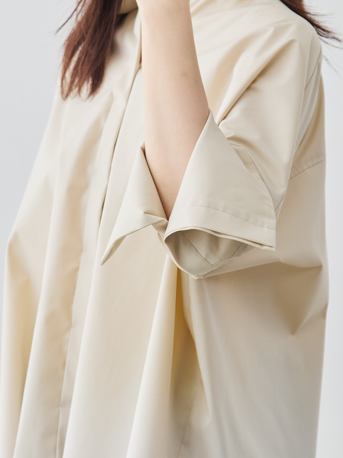 ボクシーカフスブラウス/ベージュ