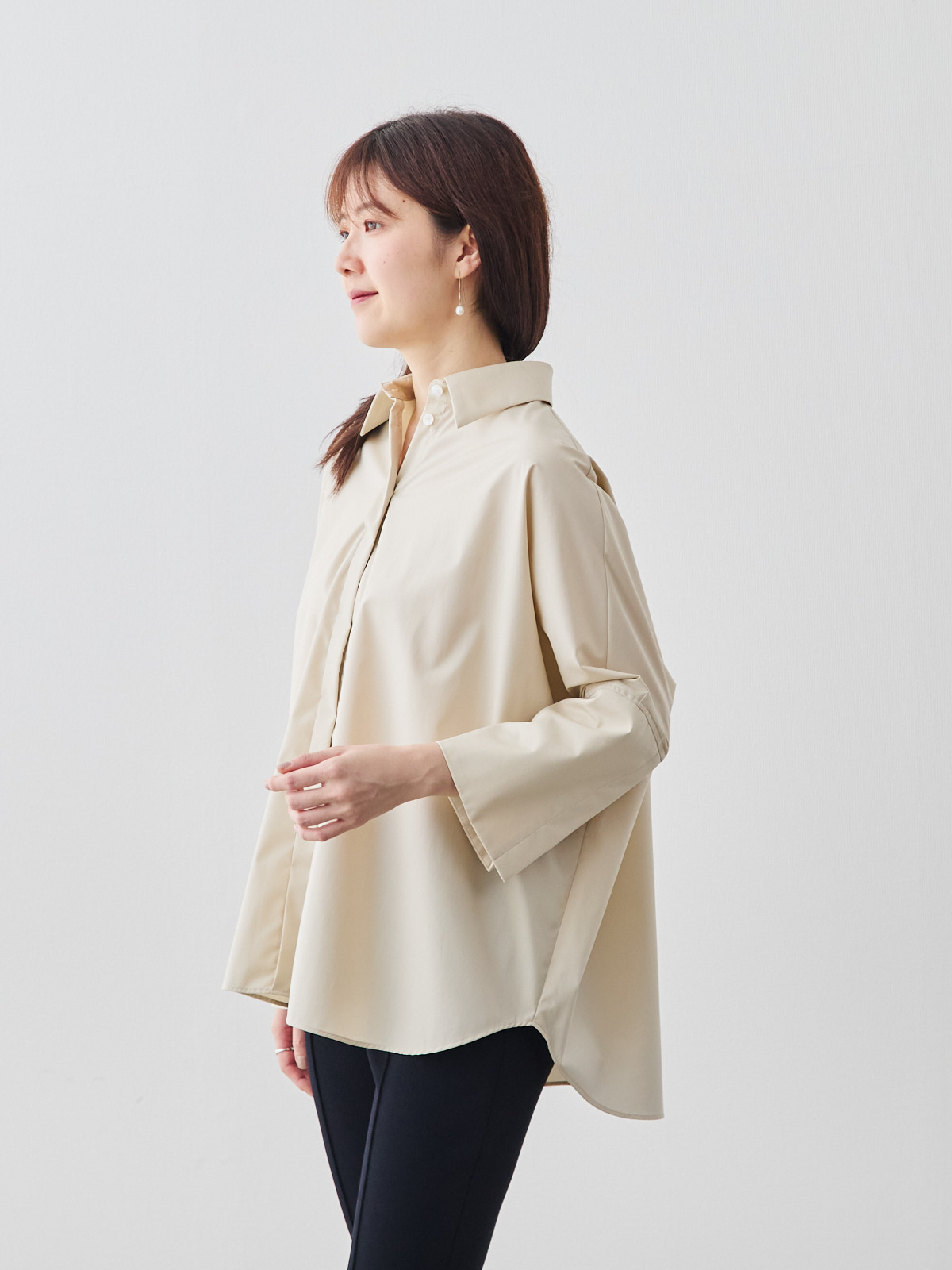 ボクシーカフスブラウス/ベージュ モデル 171cm サイズ フリー