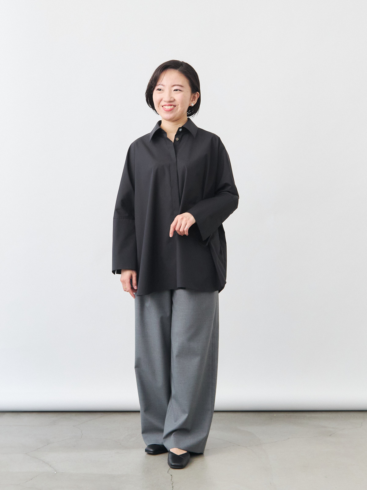 ボクシーカフスブラウス/ベージュ モデル 150cm サイズ フリー