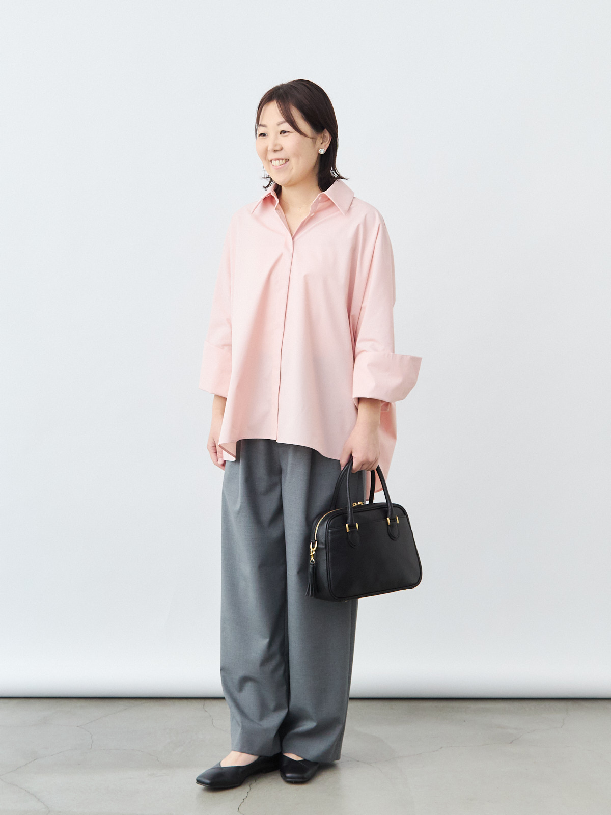 ボクシーカフスブラウス/ベージュ モデル 156cm サイズ フリー