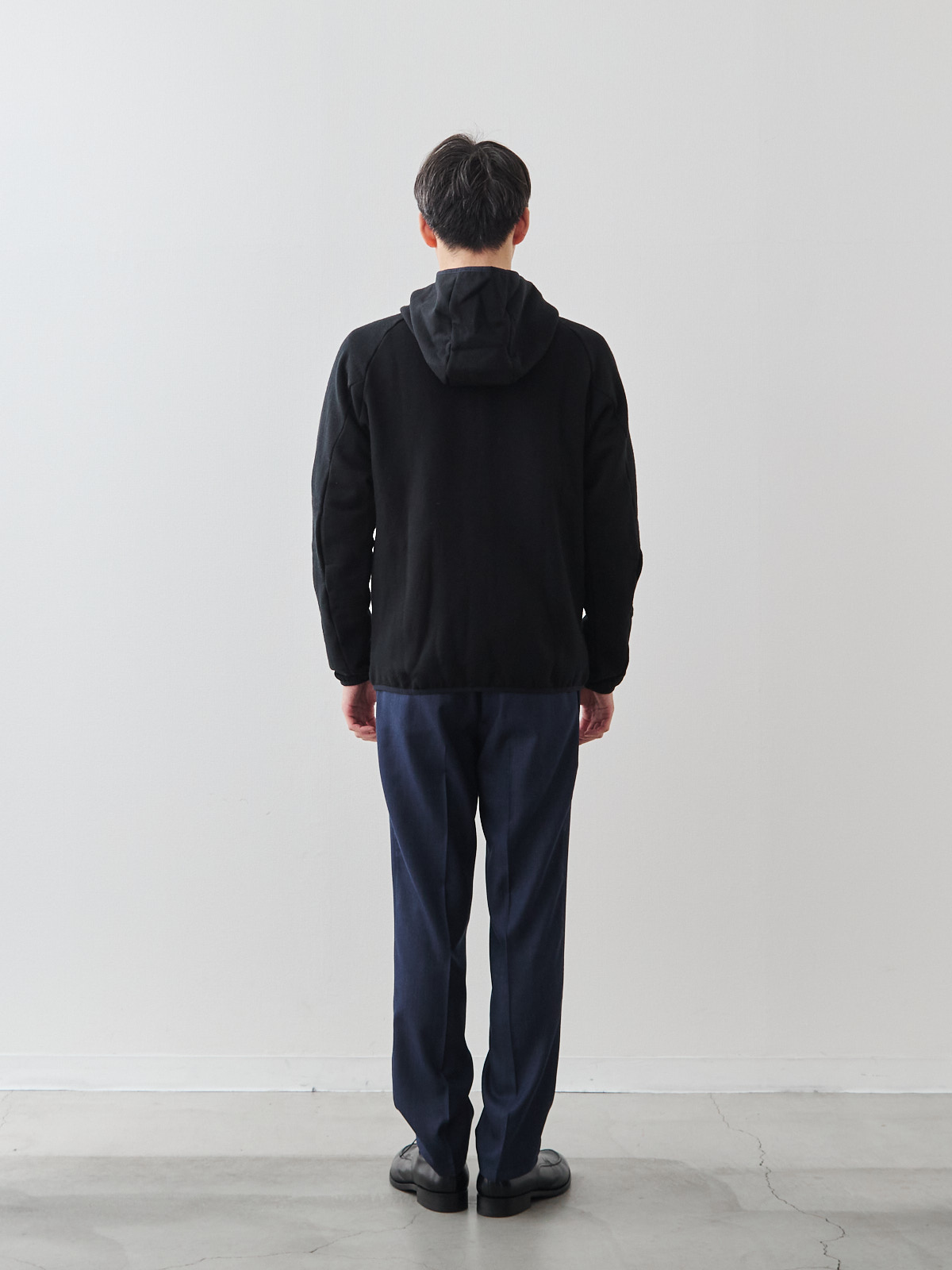 モデル 181cm 71kg サイズ LL