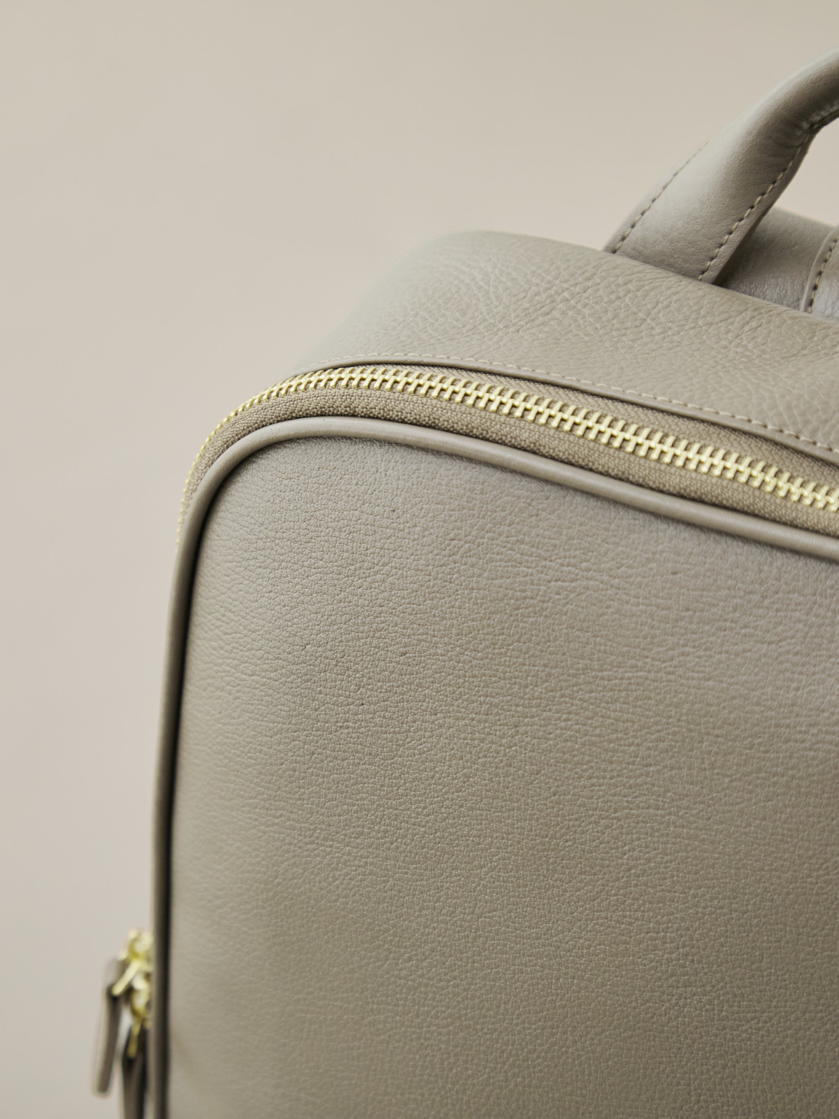 オリーブレザー・クラフトマンリュック/グレージュ