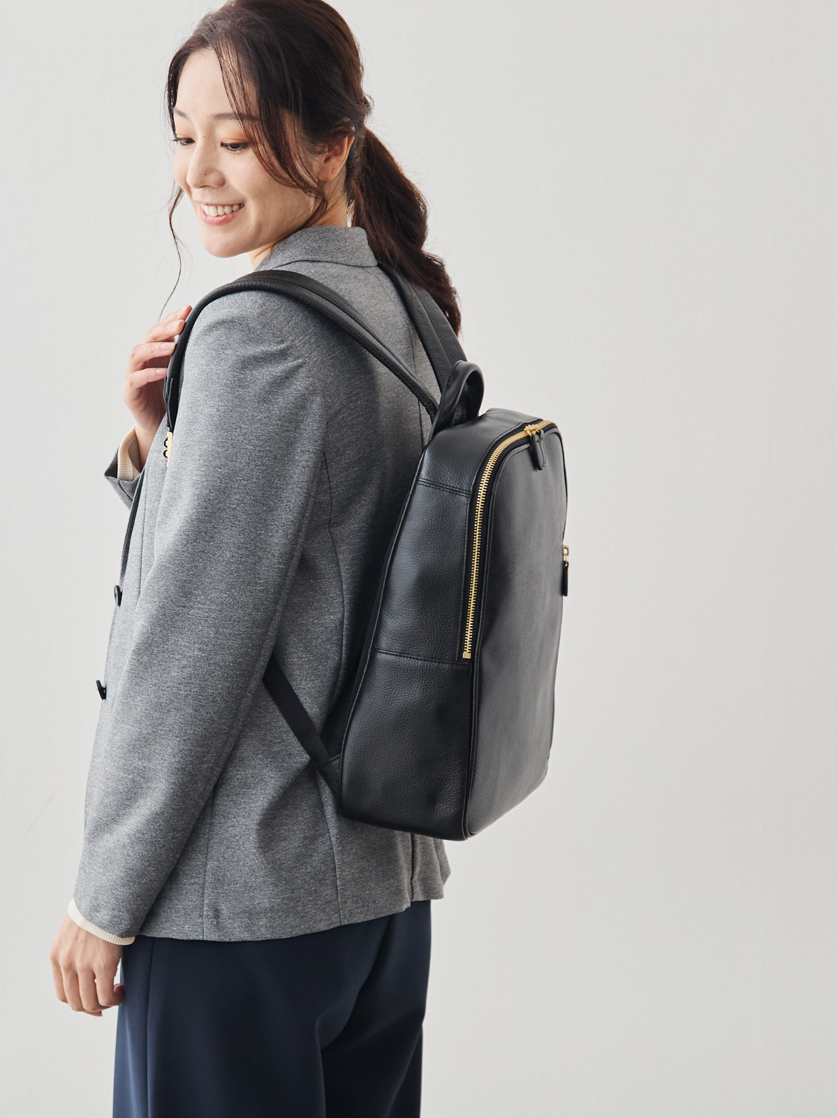 オリーブレザー・クラフトマンリュック/ブラック モデル 167cm サイズ フリー