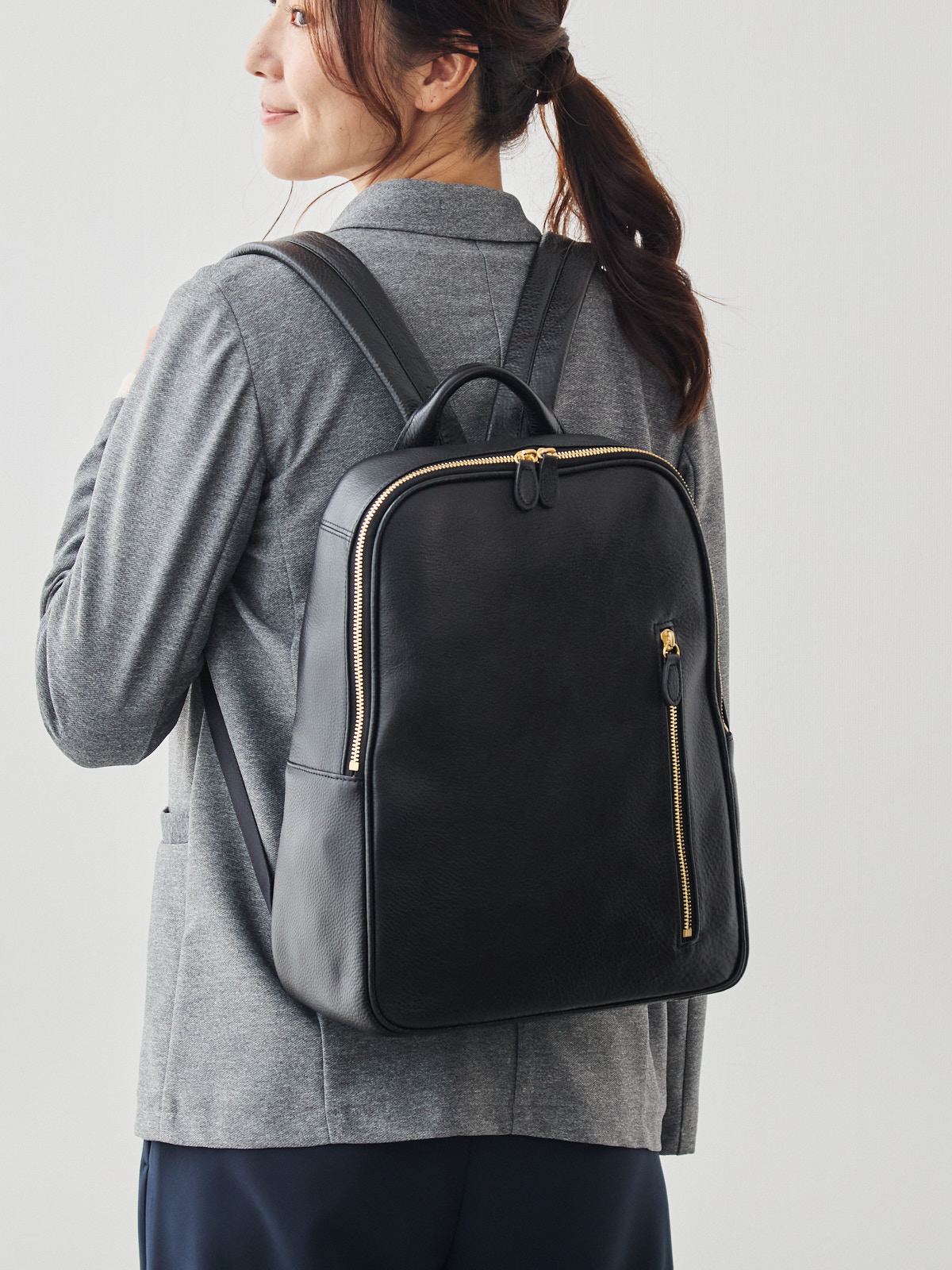 オリーブレザー・クラフトマンリュック/ブラック モデル 167cm サイズ フリー