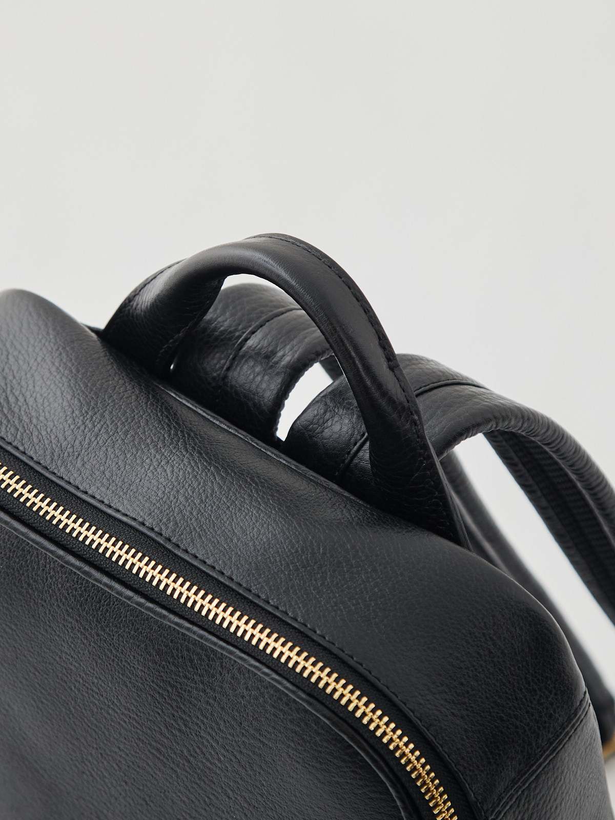 オリーブレザー・クラフトマンリュック/ブラック