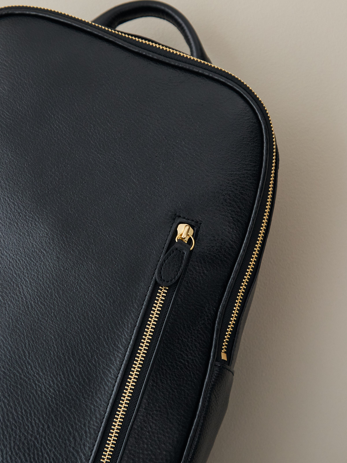 オリーブレザー・クラフトマンリュック/ブラック