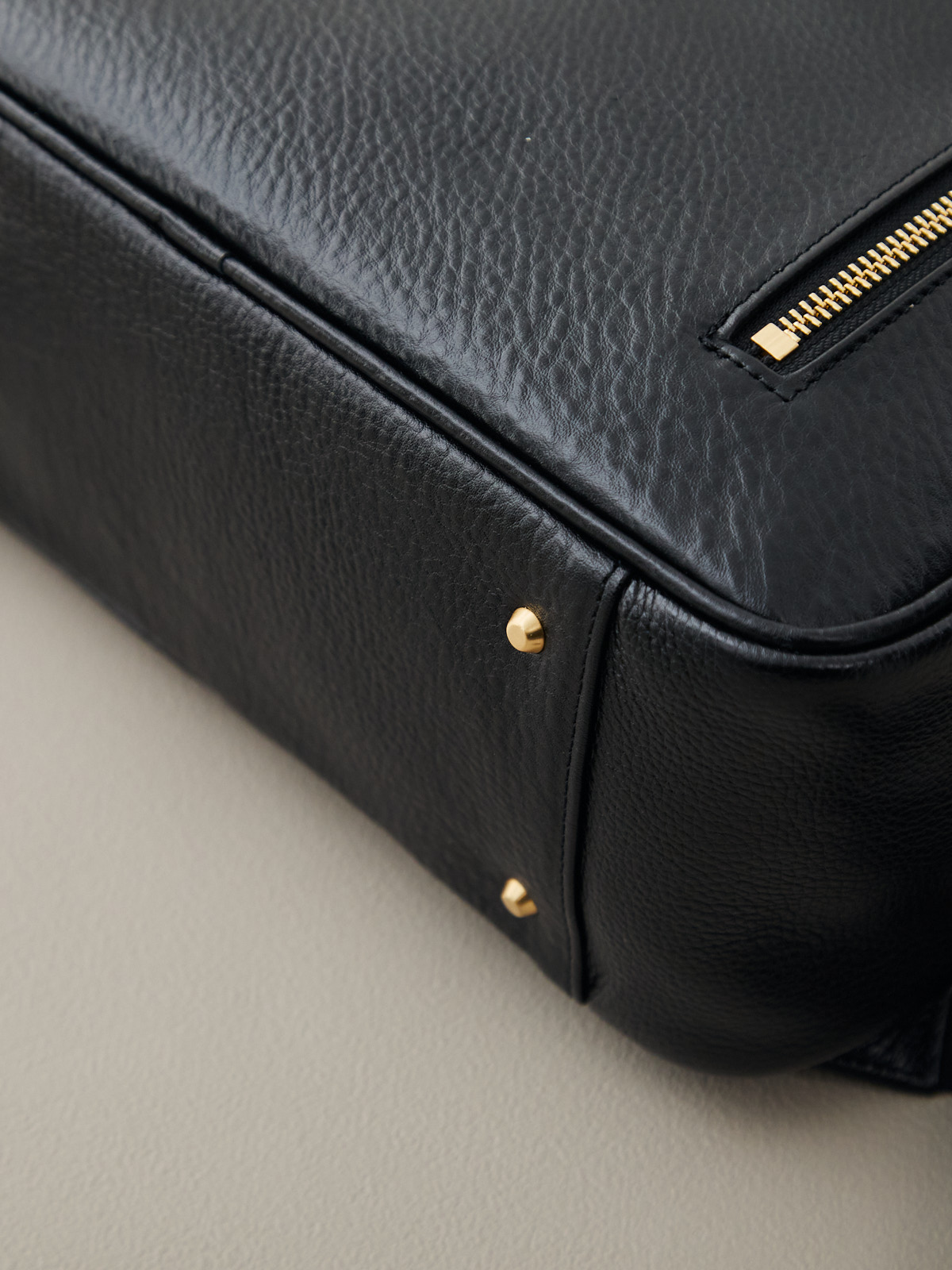 オリーブレザー・クラフトマンリュック/ブラック