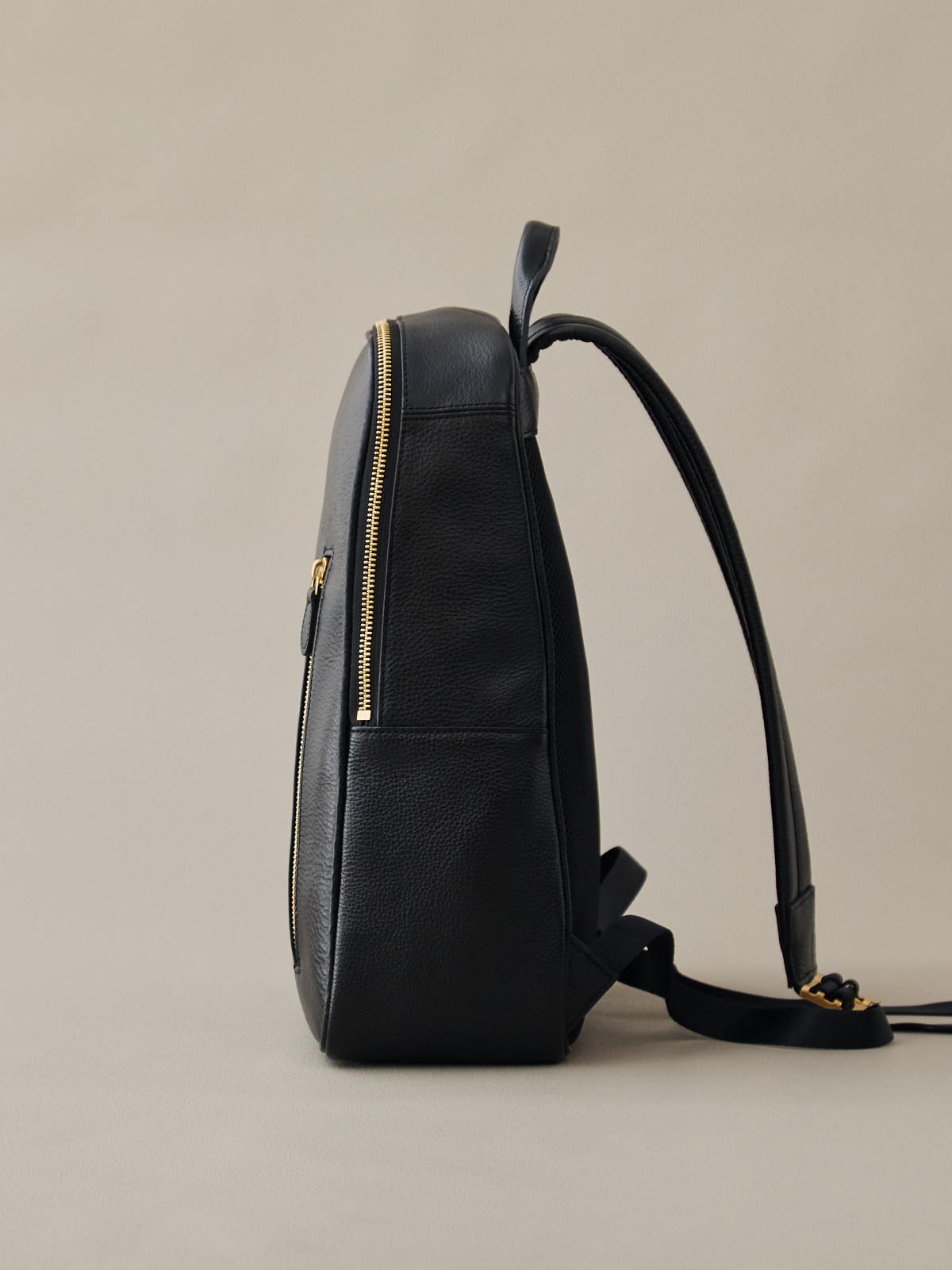 オリーブレザー・クラフトマンリュック/ブラック